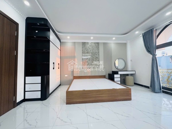 Bán nhà 6 tầng thang máy gara ô tô, khu Quân đội Ngọc Thụy – Long Biên 50m, giá 11.2 tỷ