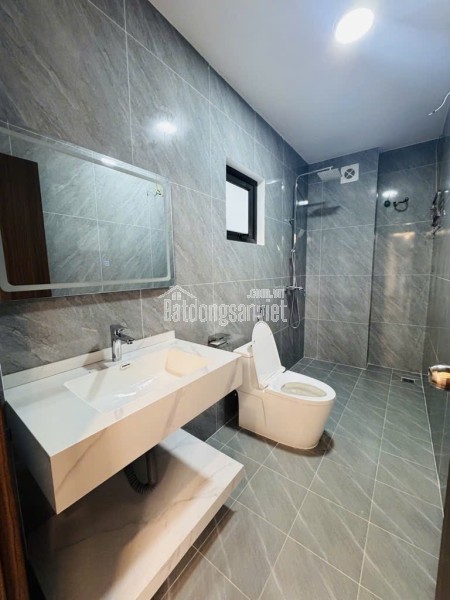 Bán nhà 6 tầng thang máy gara ô tô, khu Quân đội Ngọc Thụy – Long Biên 50m, giá 11.2 tỷ