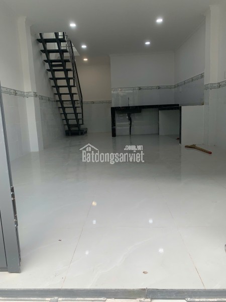Bán nhà 1 trệt 1 gác suốt cách Nguyễn Văn Linh chỉ 100m nhà mới tinh