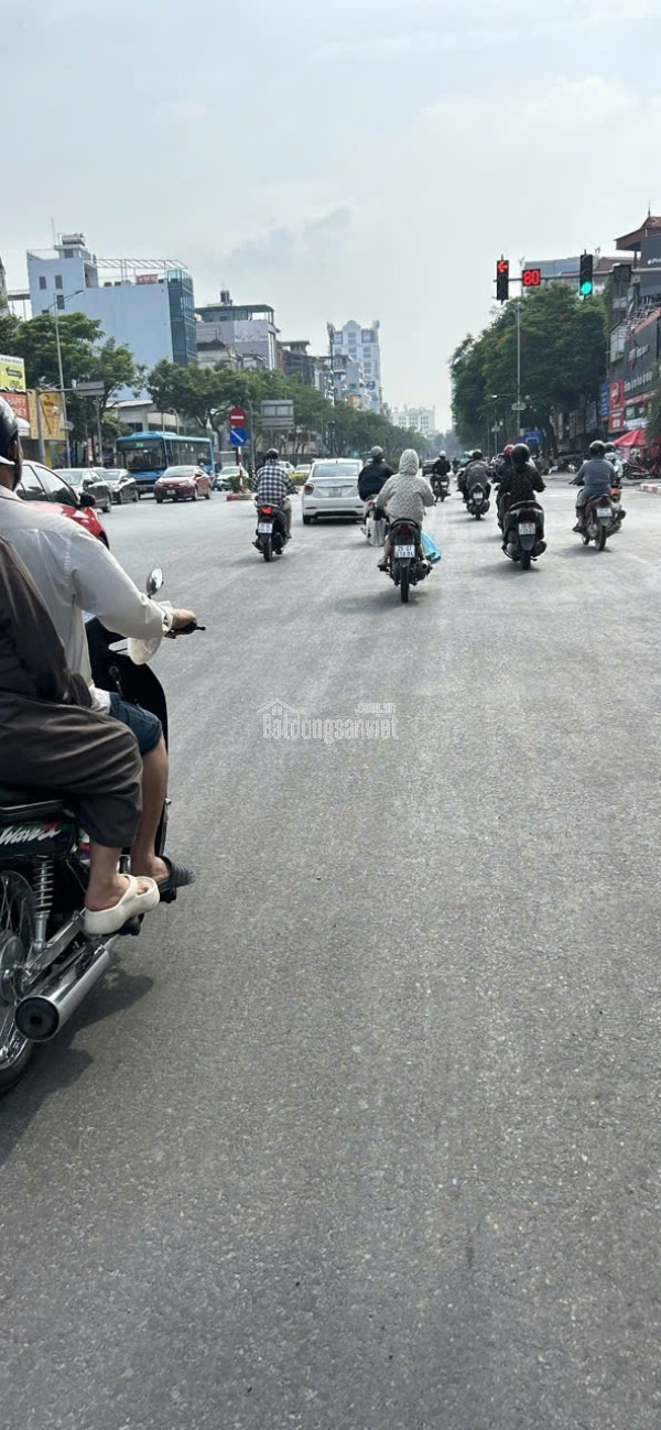 Chính chủ bán nhà trục chính đường Lạc Hồng trước cổng trường học cấp 2 giá 1,65 tỷ