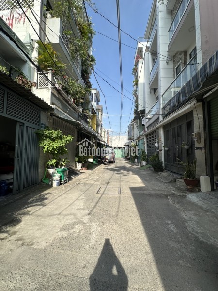 Bán nhà mặt phố Lê Văn Quới, Bình Tân. DT 4x12m, 2 tầng, 2PN. Sổ hồng, giá 4.6 tỷ. LH: 0909898125