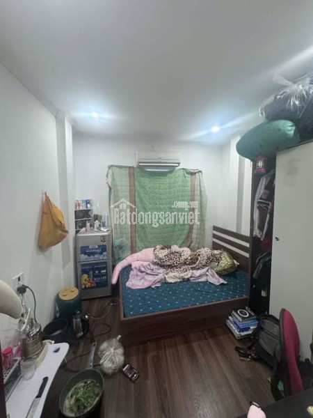 -Khu vực đang phát triển mạnh, tiện ích đầy đủ, xung quanh nhiều trường ĐH, CĐ.

-Nhà 5 tầng,