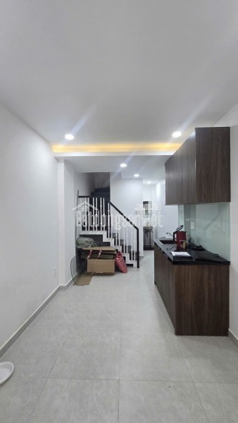 Ngộp NH - Hẻm 6M - Nguyễn Đình Chiểu - Quận 3 - 5 tầng BTCT - 5PN - Giá