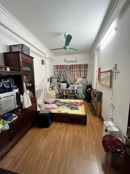 Nhà đẹp Nguyễn Khang 41.3m² – 5 tầng - đường ô tô tránh – giá chỉ 15.5 tỷ