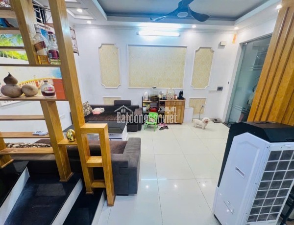 Bán nhà Vũ Tông Phan – 33m x 5 tầng mới – Ô tô đỗ cách 15m – 2 mặt thoáng, phù hợp ở kết hợp kinh