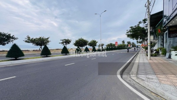 Bán căn nhà cấp 4 lô góc 2 mặt tiền đường Đặng Lộ, Vĩnh Hải, Nha Trang