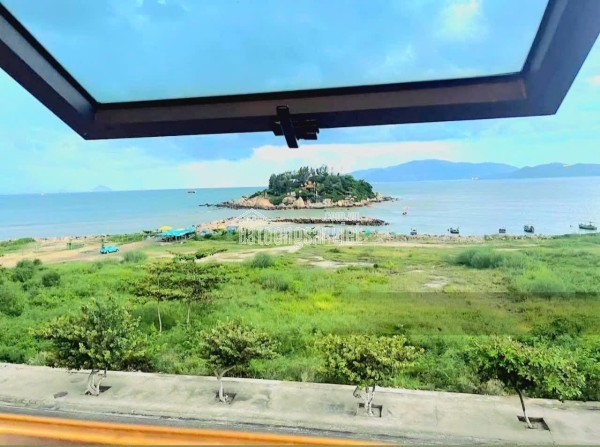 Bán căn nhà cấp 4 lô góc 2 mặt tiền đường Đặng Lộ, Vĩnh Hải, Nha Trang