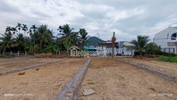 Bán đất full thổ cư mặt tiền Cầu Bè & Liên Hoa Nha Trang , đường 7 m , sổ hồng riêng