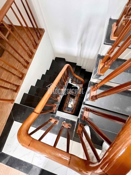 THẠCH BÀN- Ở NGAY- 5 TẦNG- Ô TÔ ĐỖ CỬA - CHỈ 5.X TỶ