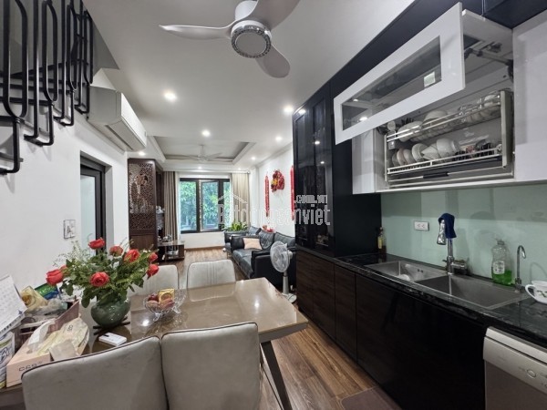 BÁN NHÀ PHỐ HỒNG TIẾN  BỒ ĐỀ - DÂN XÂY 42M2- 4 TẦNG, CHỈ HƠN 8 TỶ