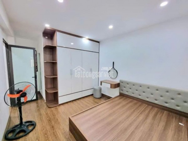 BÁN NHÀ KĨM MÃ 36M2- GIÁ NHỈNH 5.35 TỶ- Ô TÔ CÁCH NHÀ 10M