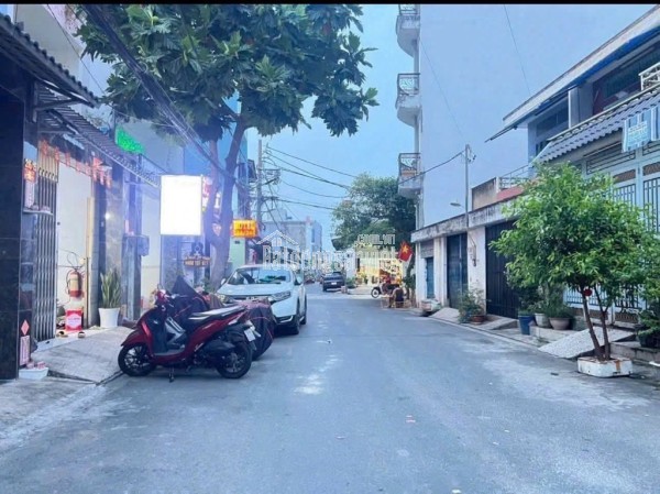 NHÀ ĐẸP SIÊU HIẾM NGANG 9M - NGAY LÊ VĂN QUỚI- HẺM THÌ XE TẢI MÀ CHỈ HƠN 7 TỶ