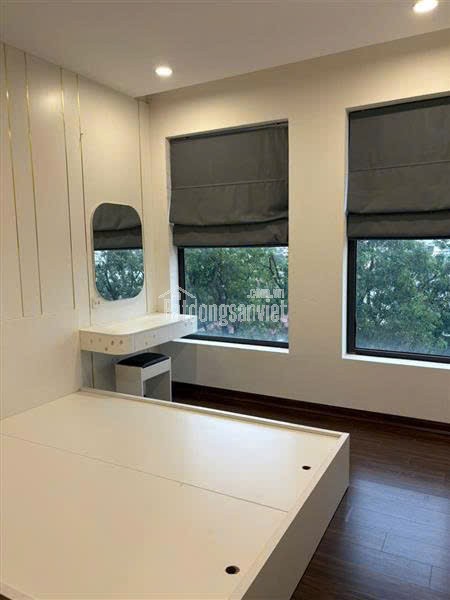 Bán nhà Nguyễn Văn Linh. 31,5m . Mặt đường kinh doanh . View hồ, ô tô tránh . Nhiều tiện ích ,