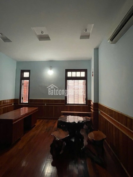 Nhà đẹp giá đầu tư.
CC bán nhà mặt tiền Lê Hồng Phong, Nam Nha trang.