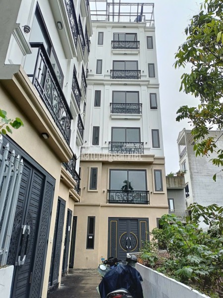 BÁN NHÀ ĐẸP, ĐƯỜNG LẠC LONG QUÂN, TÂY HỒ, HN.