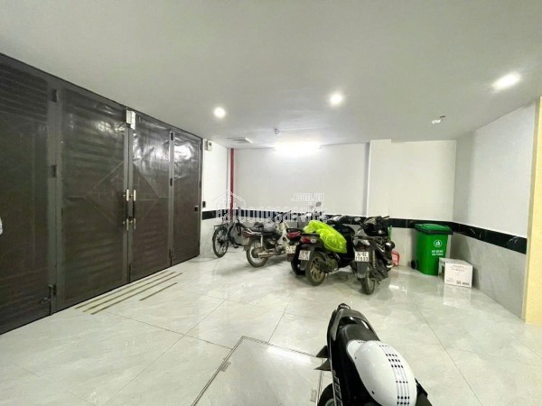 CCMN HOA BẰNG - THANG MÁY - 10 PHÒNG PCCC 40m2 6 tầng mặt tiền 4.3m Giá 13.95 tỷ