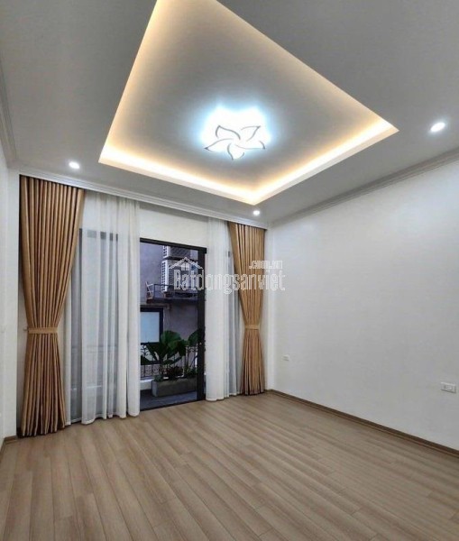 [HIẾM CÓ] Bán Nhà 6 Tầng, 11 Phòng KHÉP KÍN, đối diện HV Tài Chính, 20m Ra Ôtô.