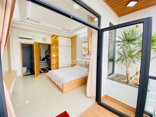 NHÀ NGAY TÊN LỬA, HẺM RỘNG, 2 TẦNG, CHỈ 3 TỶ