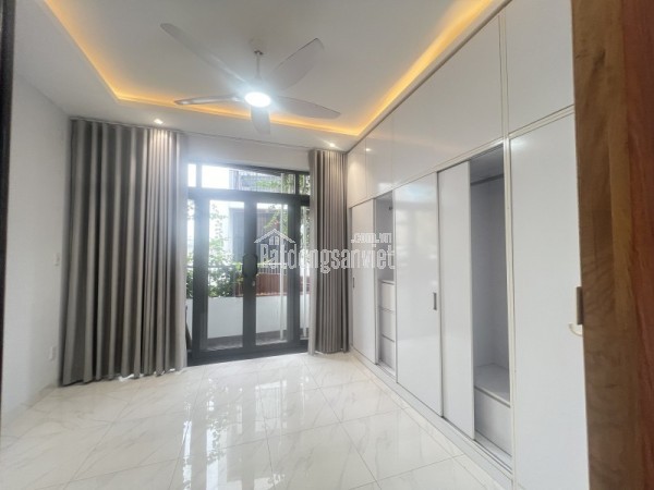 Bán nhà  đường Số 11, Trường Thọ, Thủ Đức. DT 68 m2, 3 tầng, 3PN, SH, 7.39  tỷ.