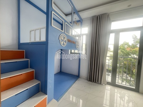 Bán nhà  đường Số 11, Trường Thọ, Thủ Đức. DT 68 m2, 3 tầng, 3PN, SH, 7.39  tỷ.