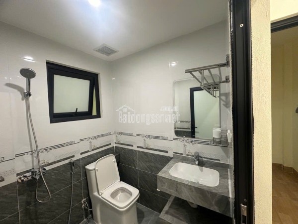 Bán nhà ngõ 465 Ngọc Thuỵ 40m x 3T oto tránh, oto vào nhà chỉ nhỉnh 6 tỷ. LH 0936123469