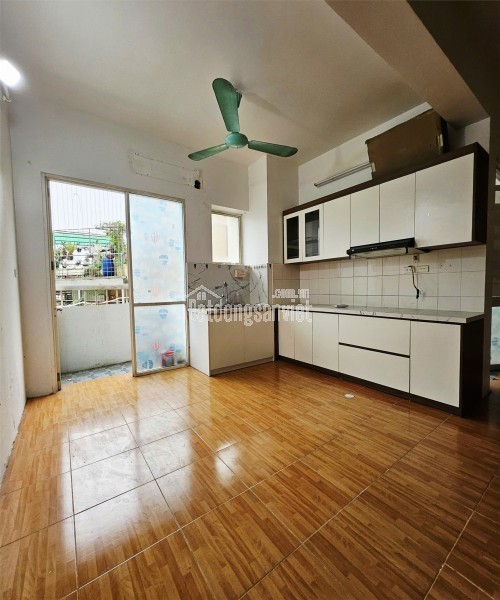 Bán Chung cư F4 Trung Kính, Diện tích 83 m2, TK 2 PN + 2WC + 3 Logia - Giá 7.2 Tỷ.