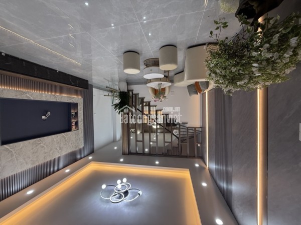 🏡 Đại La – 45m – 5 Tầng – Mặt Tiền 5m – Giá: 10.8 Tỷ