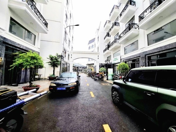 BÁN NHÀ đường TÔ NGỌC VÂN, quận 12, giá nhỉnh 5 tỷ