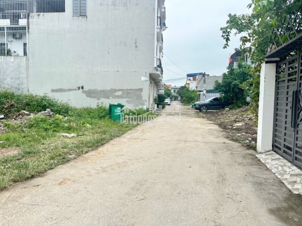 Vị trí đẹp mặt đường Đào Yêu, Hồng Thái, An Dương – giao thông thuận tiện, ô tô đỗ cửa ngày đêm.