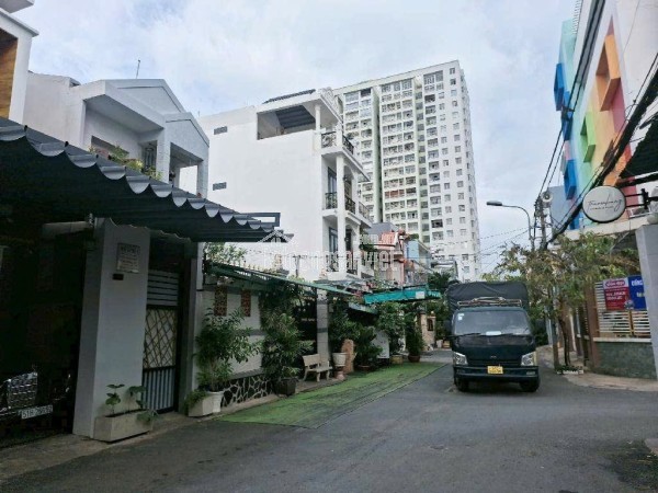 BÁN NHÀ PHỐ 3 TẦNG HẺM XE HƠI QUAY ĐẦU NGAY TRUNG TÂM Q7