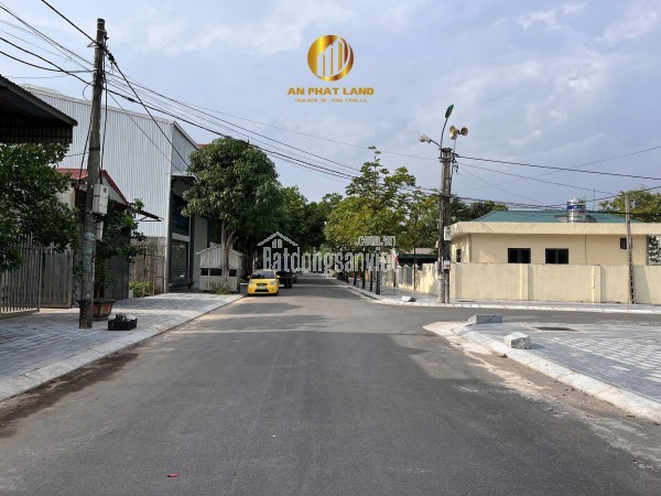 Bán đất phố Tương Lai, Ninh Phong 100m2- mặt 5m, thông oto, chân cầu bông lau