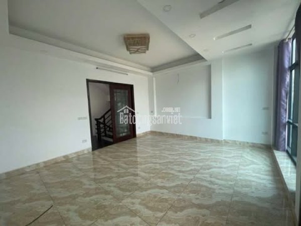 SIÊU PHẨM TRUNG TÂM CẦU GIẤY - PHÂN LÔ Ô TÔ - NGÕ THÔNG, GẦN PHỐ - KHÁCH XEM LÀ CHỐT