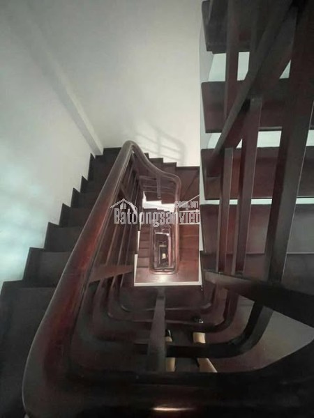 SIÊU PHẨM TRUNG TÂM CẦU GIẤY - PHÂN LÔ Ô TÔ - NGÕ THÔNG, GẦN PHỐ - KHÁCH XEM LÀ CHỐT