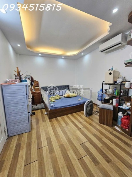 Bán nhà Đê La Thành dân xây, 31m 5 tầng 9,9tir- trung tâm kết nối khu vực Đống Đa