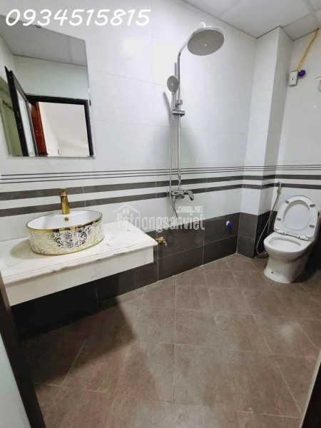 Bán nhà Đê La Thành dân xây, 31m 5 tầng 9,9tir- trung tâm kết nối khu vực Đống Đa