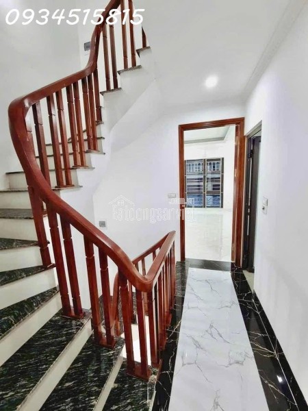 Bán nhà Đê La Thành dân xây, 31m 5 tầng 9,9tir- trung tâm kết nối khu vực Đống Đa