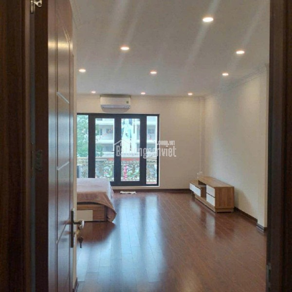 Bán nhà Nguyễn Văn Linh. 50m . Không cõ căn thứ hai. Gần trường,chợ , vinhome . Có thể kinh doanh