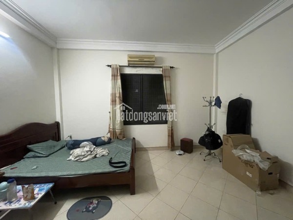 Bán nhà Nguyễn Văn Linh. 50m . Không cõ căn thứ hai. Gần trường,chợ , vinhome . Có thể kinh doanh