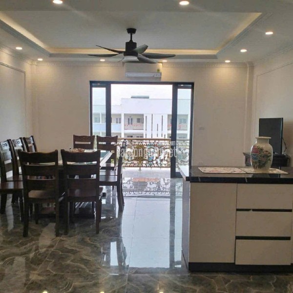 Bán nhà Nguyễn Văn Linh. 50m . Không cõ căn thứ hai. Gần trường,chợ , vinhome . Có thể kinh doanh