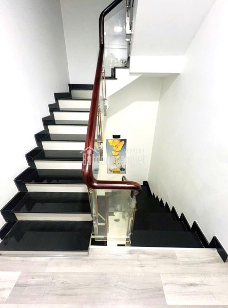 Bán nhà 70M² - 4 TẦNG Ô TÔ NGỦ TRONG NHÀ gần chợ Hạnh Thông Tây giá 6.x tỷ TL