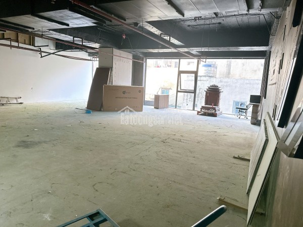 Cho thuê văn phòng tại Sapphire Palace, 12$/m2, 130m2, giá cực chất