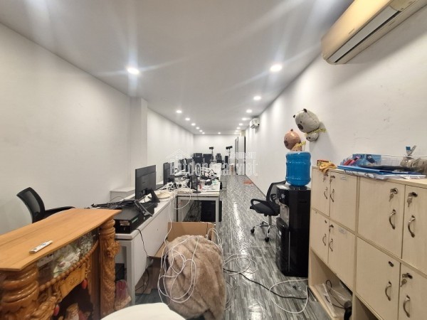 Bán nhà đường 160, Tăng Nhơn Phú A, Q.9, TP HCM. DT 125 m2, 3 tầng, 3PN, SH, 8.6 tỷ.