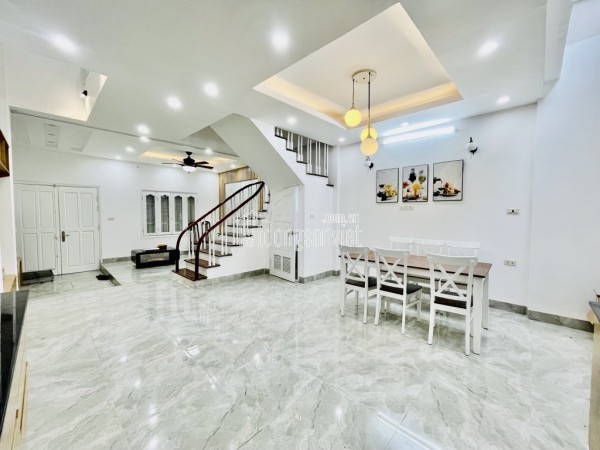 🏡 HÀNG HIẾM – Dương Văn Bé – 43m – 5 Tầng – Thang Máy – Lô Góc – Ô Tô VF3 Đỗ Cửa - 12.x Tỷ