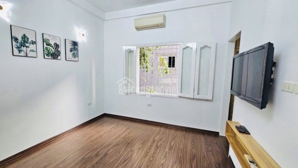 🏡 HÀNG HIẾM – Dương Văn Bé – 43m – 5 Tầng – Thang Máy – Lô Góc – Ô Tô VF3 Đỗ Cửa - 12.x Tỷ