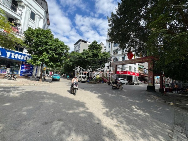 Bán gấp nhà riêng 31m2 tại An Dương Vương, Phú Thượng, Tây Hồ, 10m ra ô tô tránh, cực hiếm