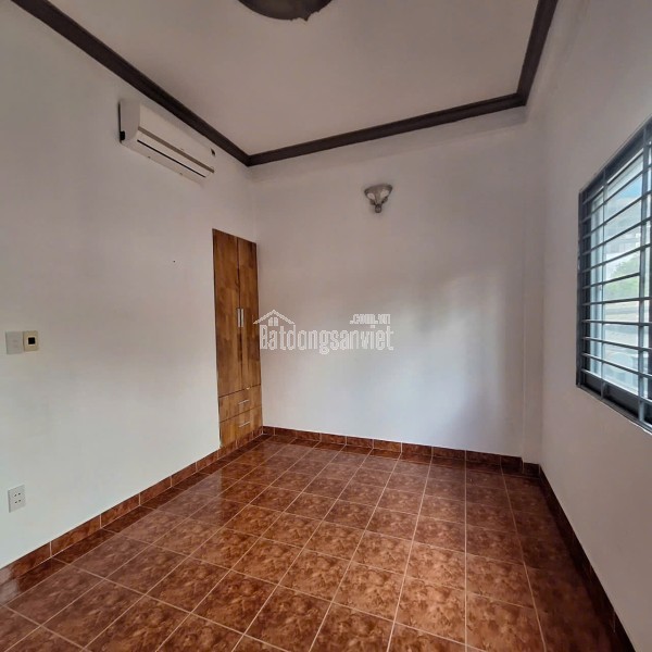 Bán nhà HXH 9M Luỹ Bán Bích, Tân Phú 4m x 15m x 4 tầng + sân thượng chỉ 10 tỷ.