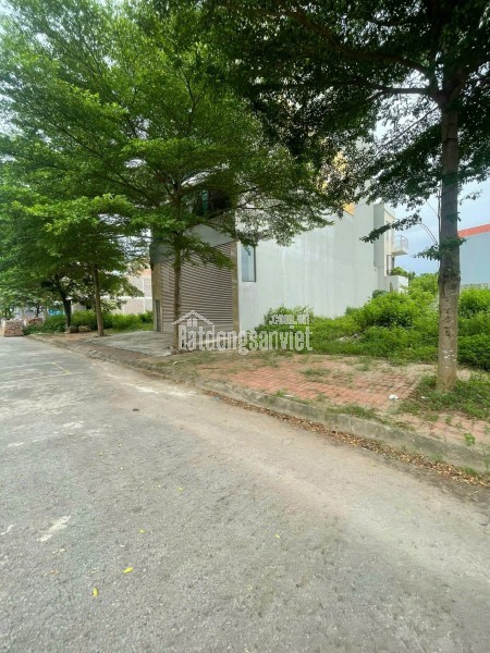 SIÊU PHẨM TRUNG TÂM VAI RÉO – PHÚ CÁT – HOÀ LẠC
DÀNH CHO BÁC NÀO ĐANG TÌM LÔ ĐẸP ĐỂ Ở HOẶC ĐẦU TƯ