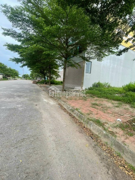 SIÊU PHẨM TRUNG TÂM VAI RÉO – PHÚ CÁT – HOÀ LẠC
DÀNH CHO BÁC NÀO ĐANG TÌM LÔ ĐẸP ĐỂ Ở HOẶC ĐẦU TƯ