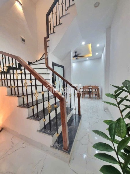 BÁN NHÀ KIM  GIANG -HOÀNG ĐẠO THÀNH MỚI TINH 37M *4 tẦNG  *8.5 TỶ ,  4 ngủ đủ  công năng,  full