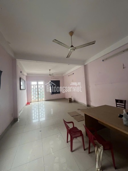 11ty - Có Nhà DT lớn 183m2 - Ngang 5m - 2Tầng - 3PN - Đường #xe_Tải - #Hương_lộ_2 - #BTĐ -